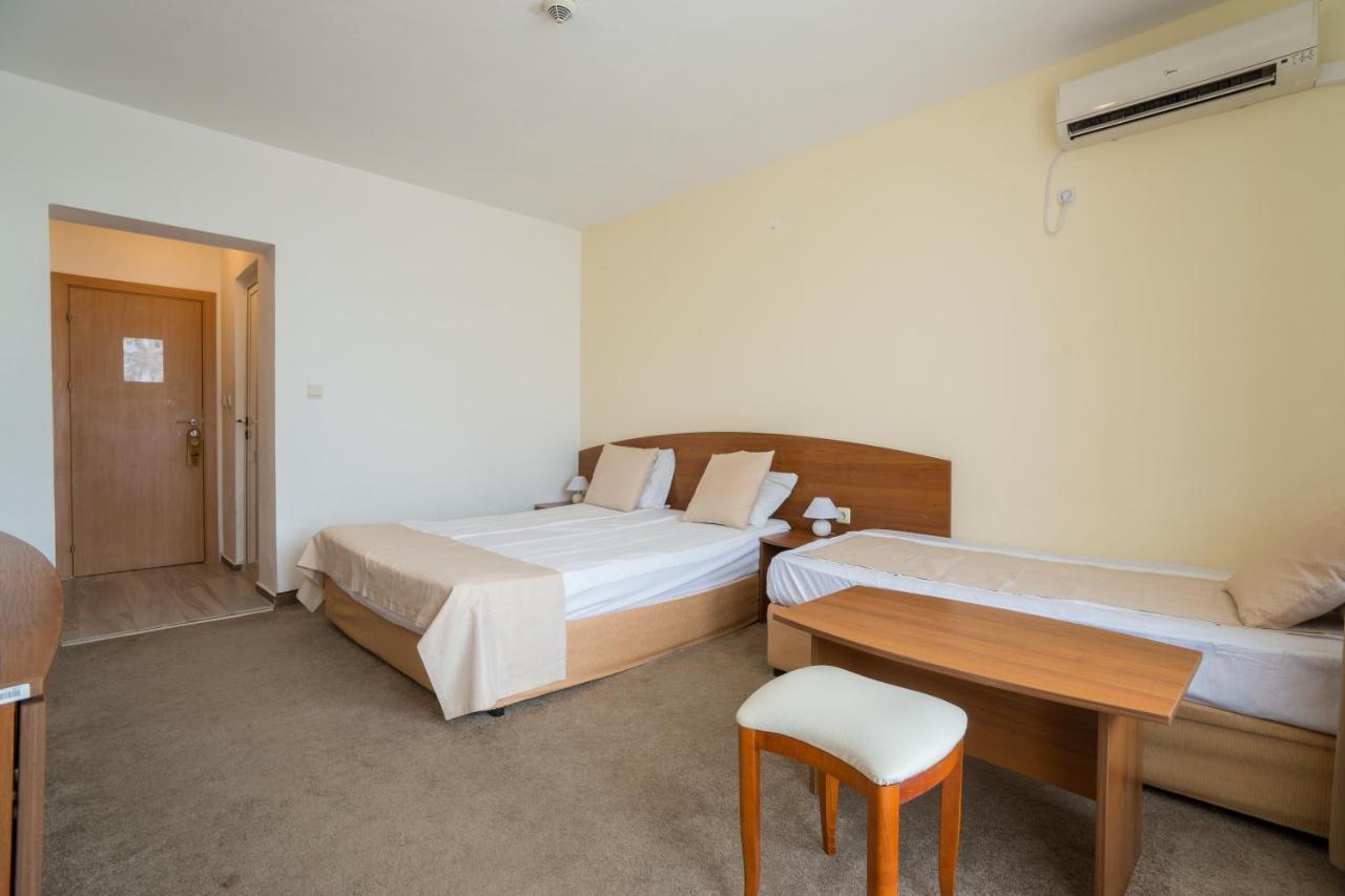 Perla Plaza Hotel Primorsko Esterno foto