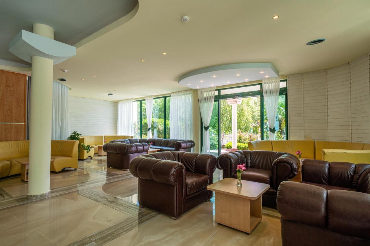 Perla Plaza Hotel Primorsko Esterno foto