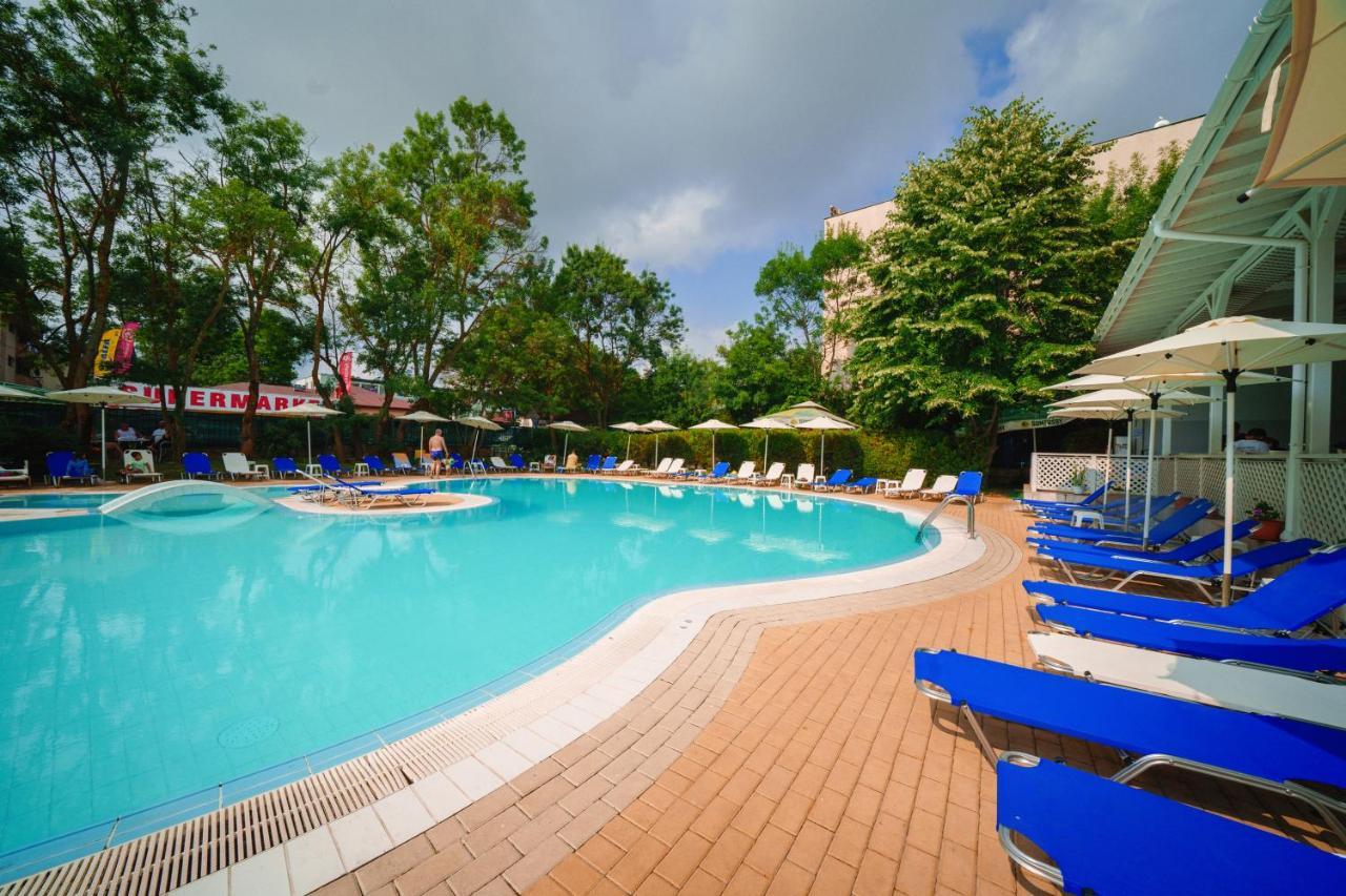 Perla Plaza Hotel Primorsko Esterno foto