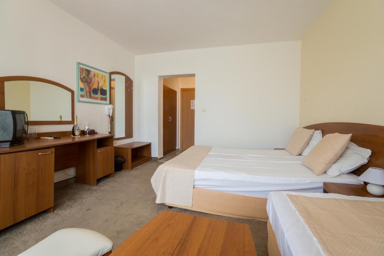 Perla Plaza Hotel Primorsko Esterno foto