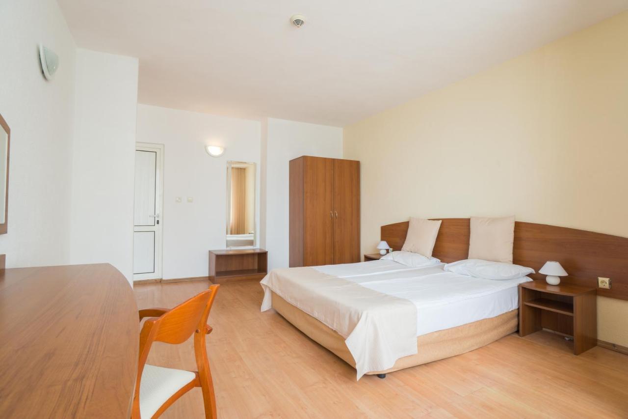 Perla Plaza Hotel Primorsko Esterno foto