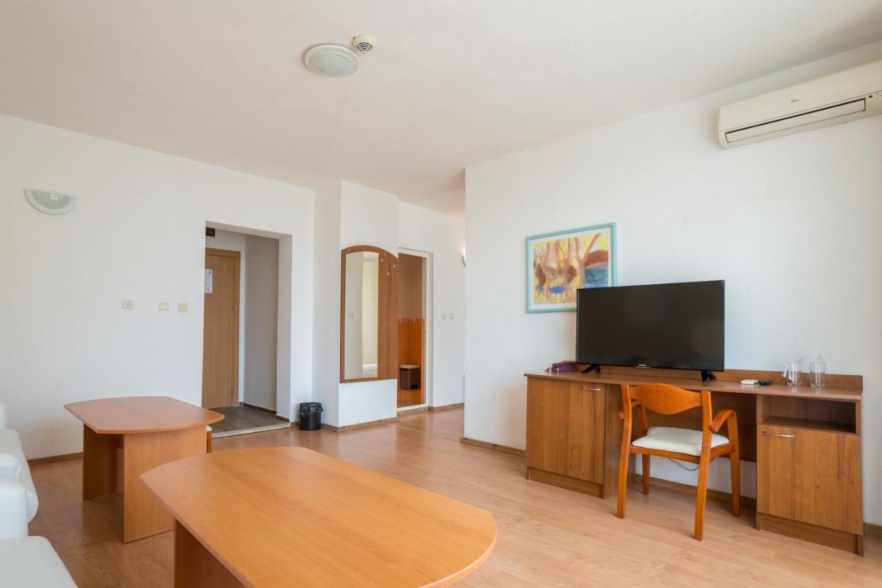Perla Plaza Hotel Primorsko Esterno foto