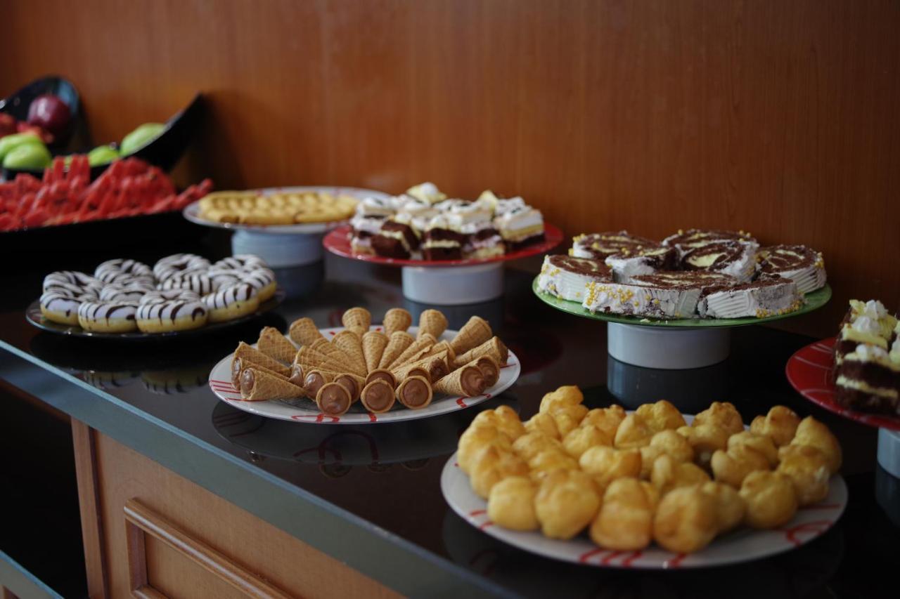 Perla Plaza Hotel Primorsko Esterno foto