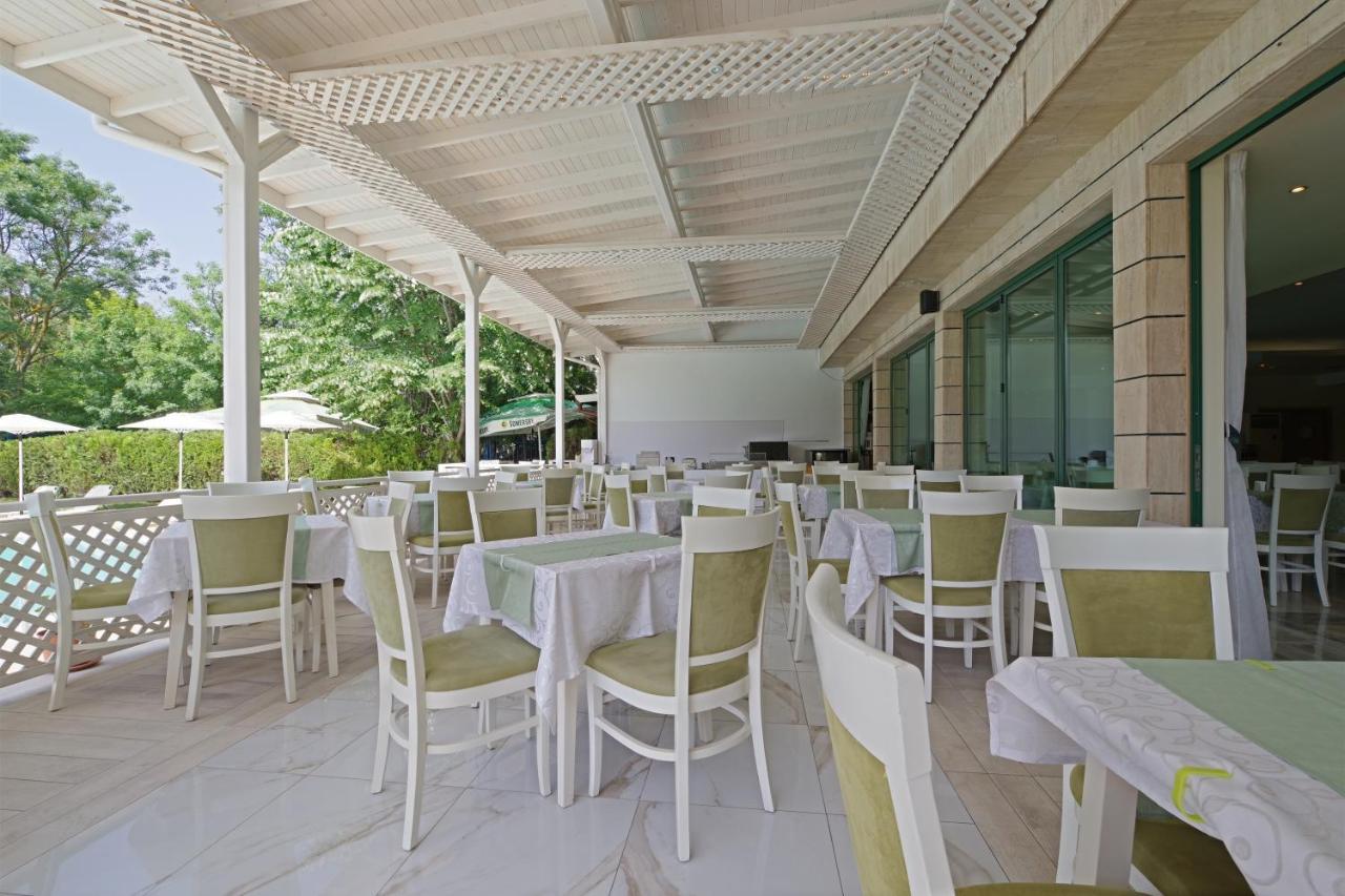 Perla Plaza Hotel Primorsko Esterno foto