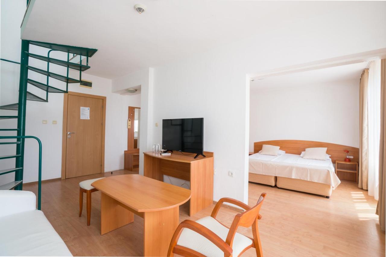 Perla Plaza Hotel Primorsko Esterno foto