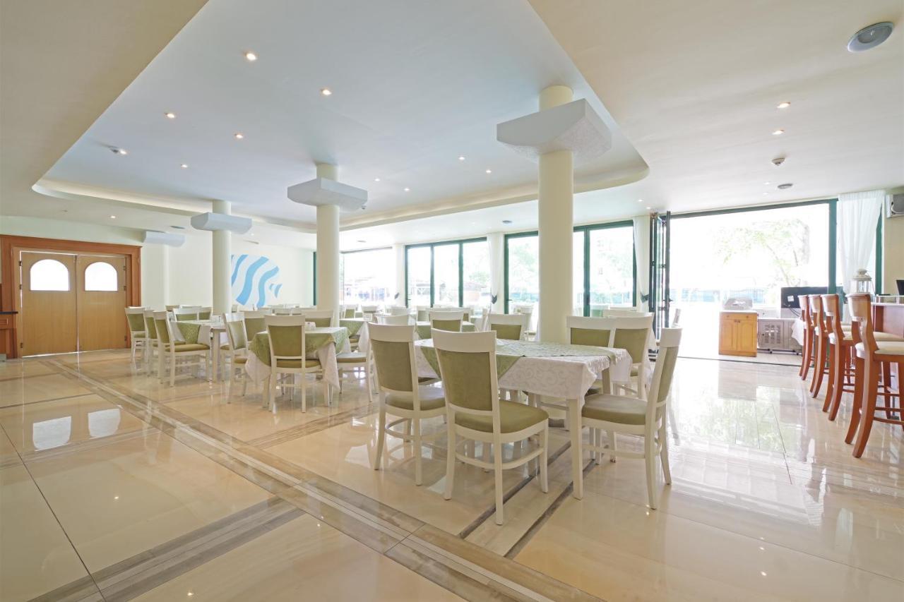 Perla Plaza Hotel Primorsko Esterno foto