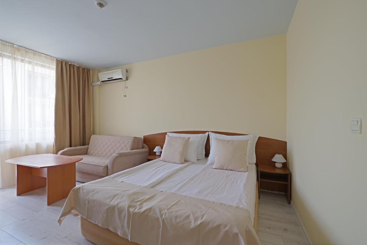 Perla Plaza Hotel Primorsko Esterno foto