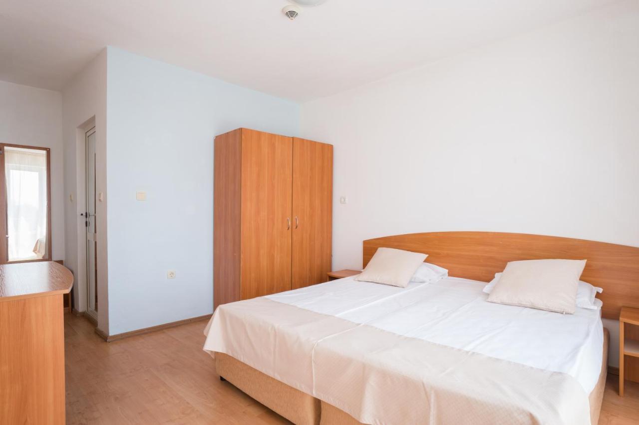 Perla Plaza Hotel Primorsko Esterno foto