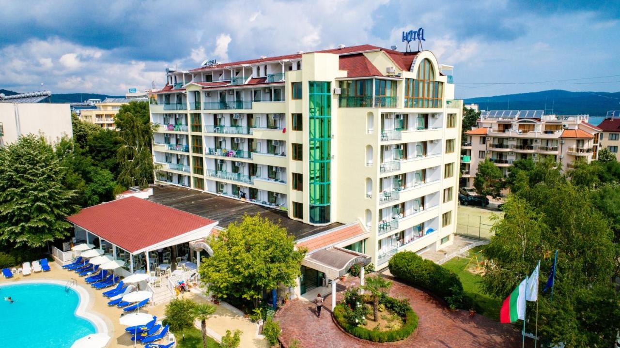 Perla Plaza Hotel Primorsko Esterno foto