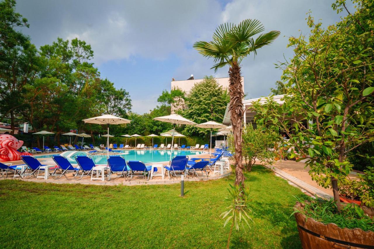 Perla Plaza Hotel Primorsko Esterno foto